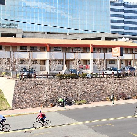 Econo Lodge Fort Lee Buitenkant foto