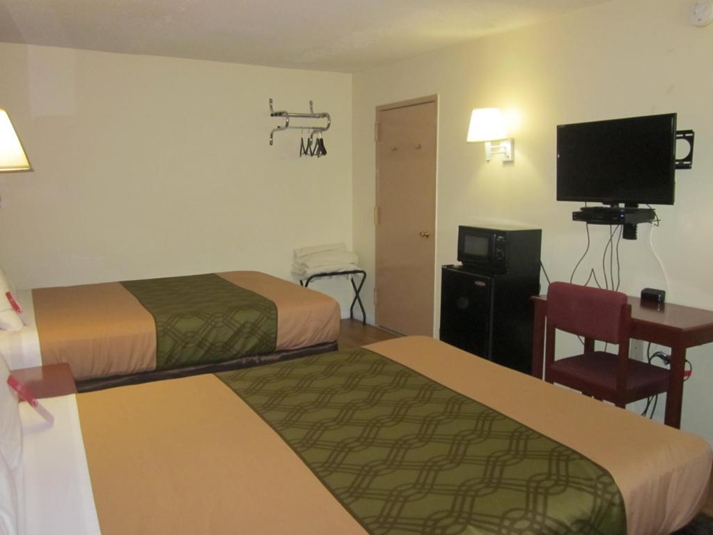 Econo Lodge Fort Lee Buitenkant foto