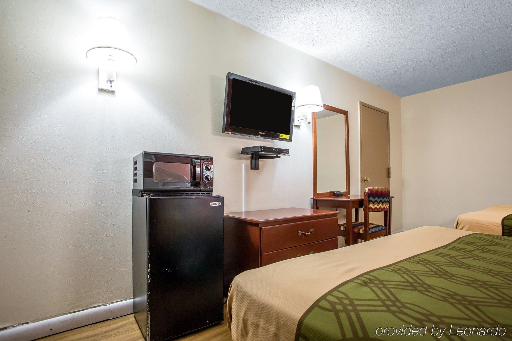 Econo Lodge Fort Lee Buitenkant foto