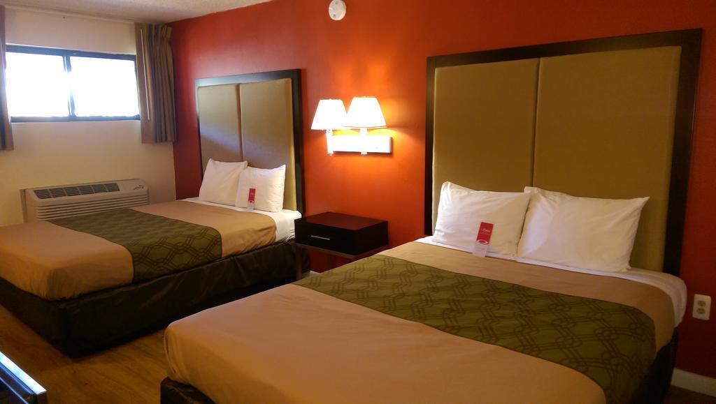 Econo Lodge Fort Lee Buitenkant foto