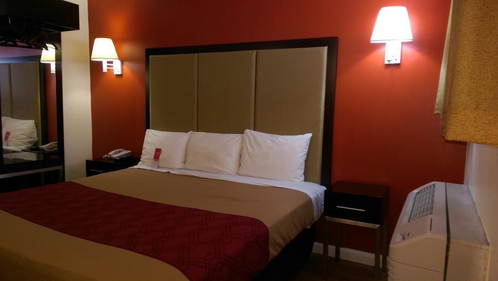 Econo Lodge Fort Lee Buitenkant foto