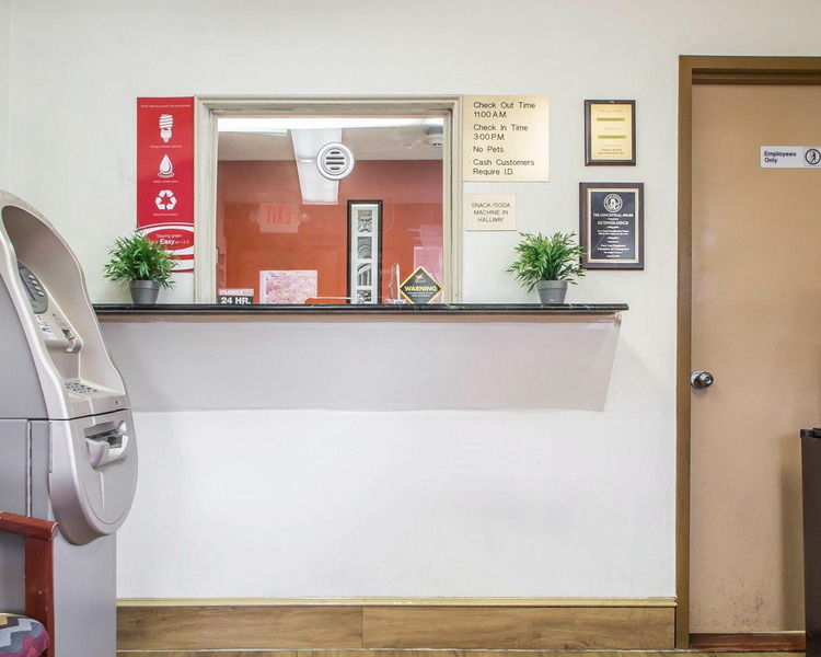 Econo Lodge Fort Lee Buitenkant foto