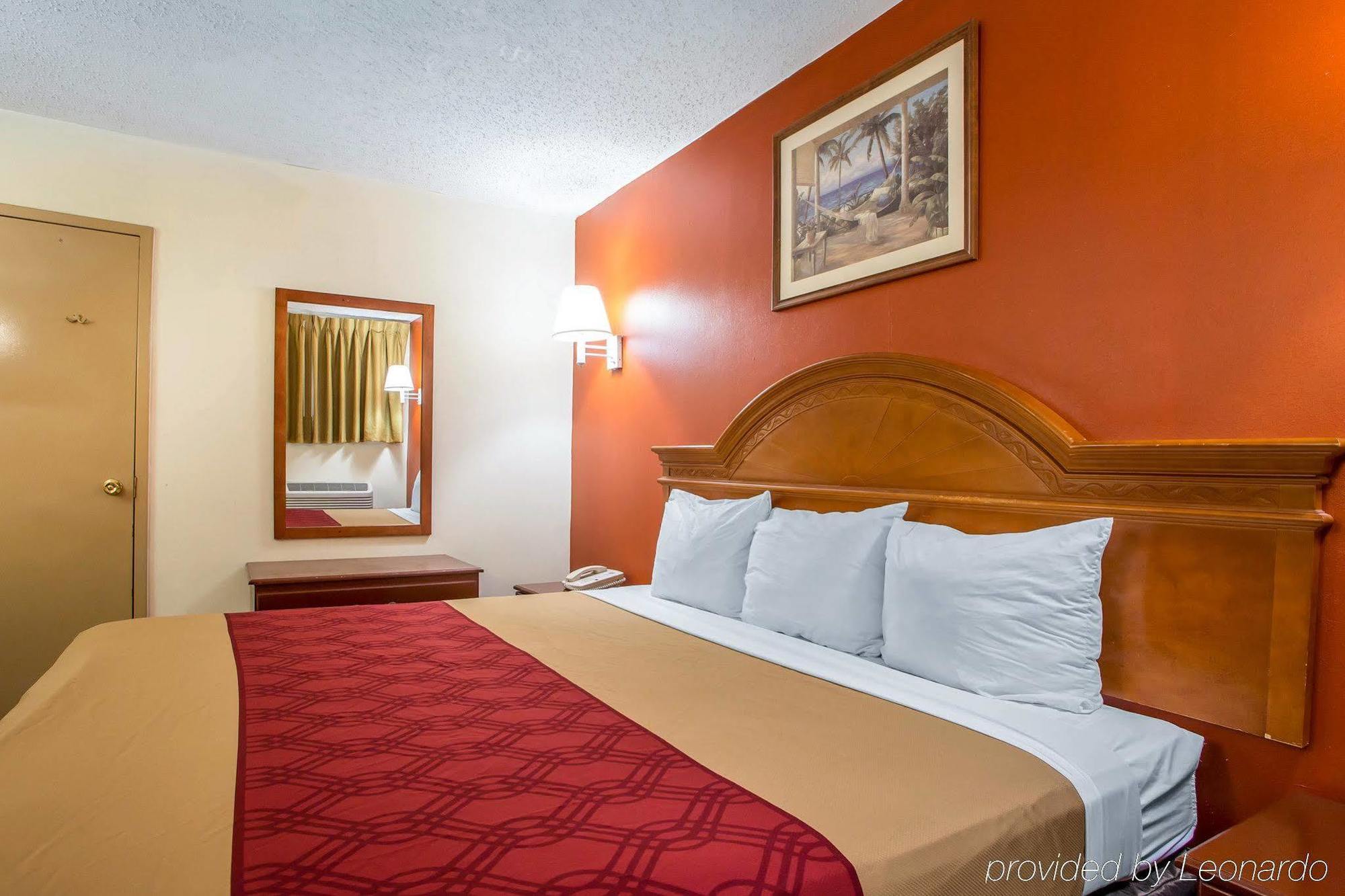 Econo Lodge Fort Lee Buitenkant foto