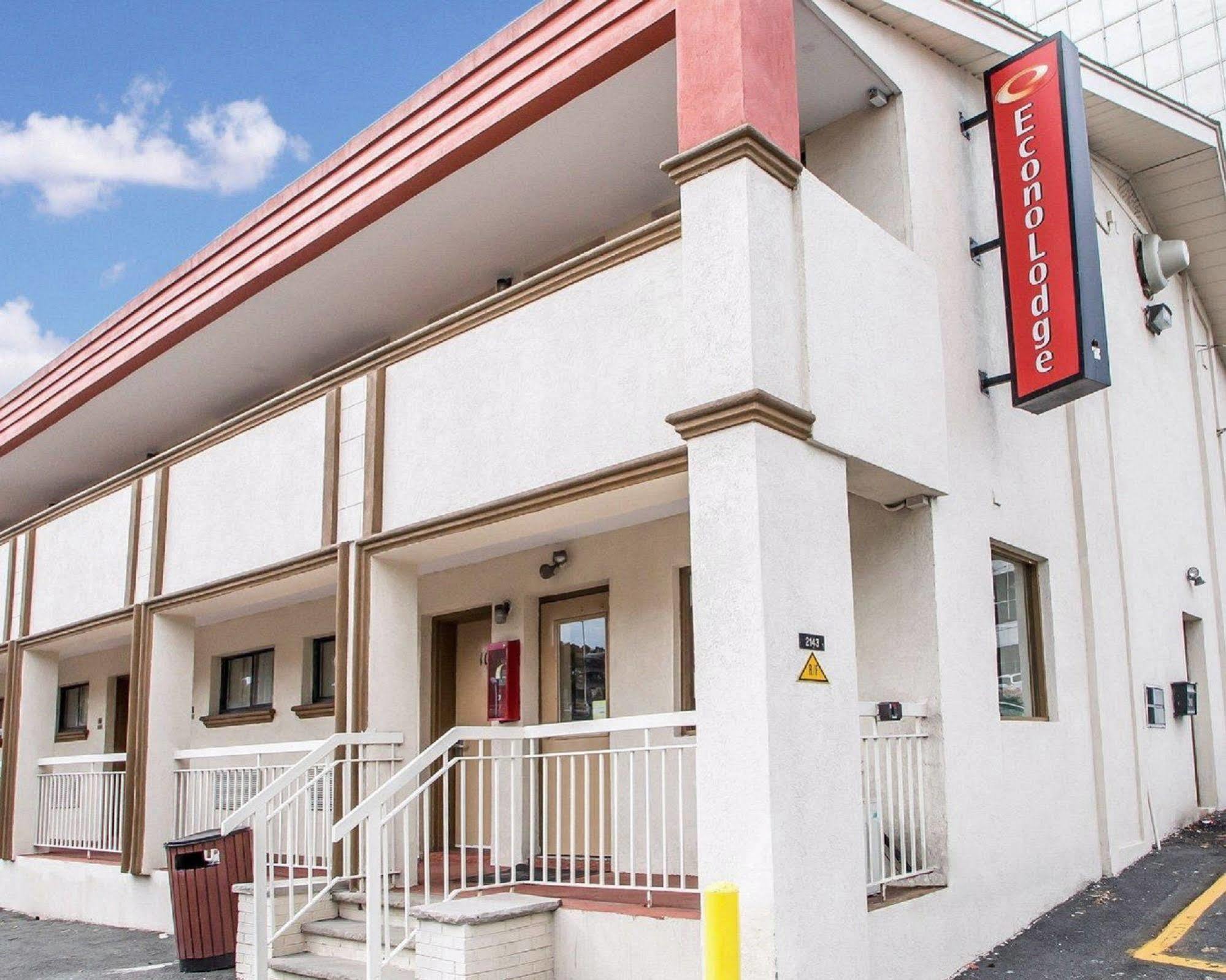 Econo Lodge Fort Lee Buitenkant foto