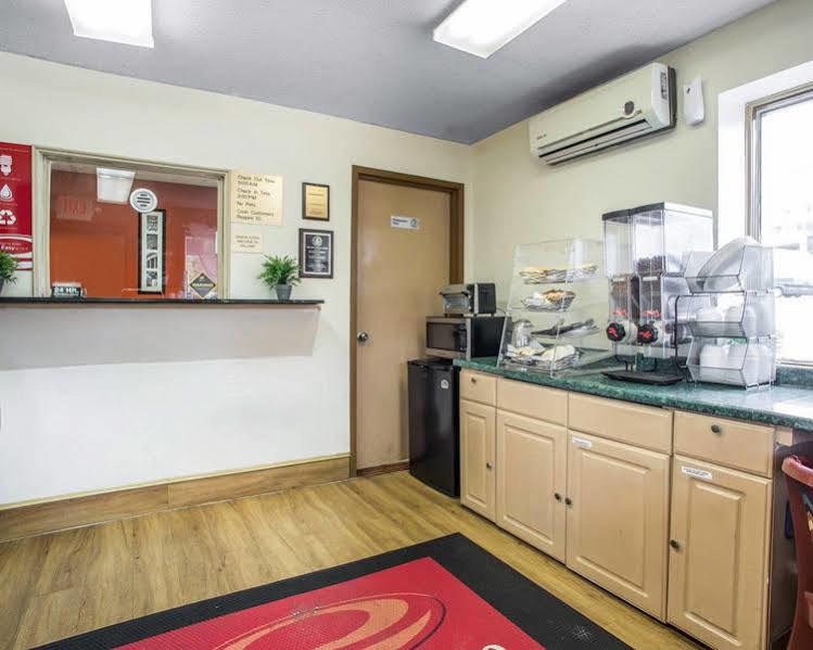 Econo Lodge Fort Lee Buitenkant foto